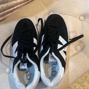 Black and White CT302 New balances